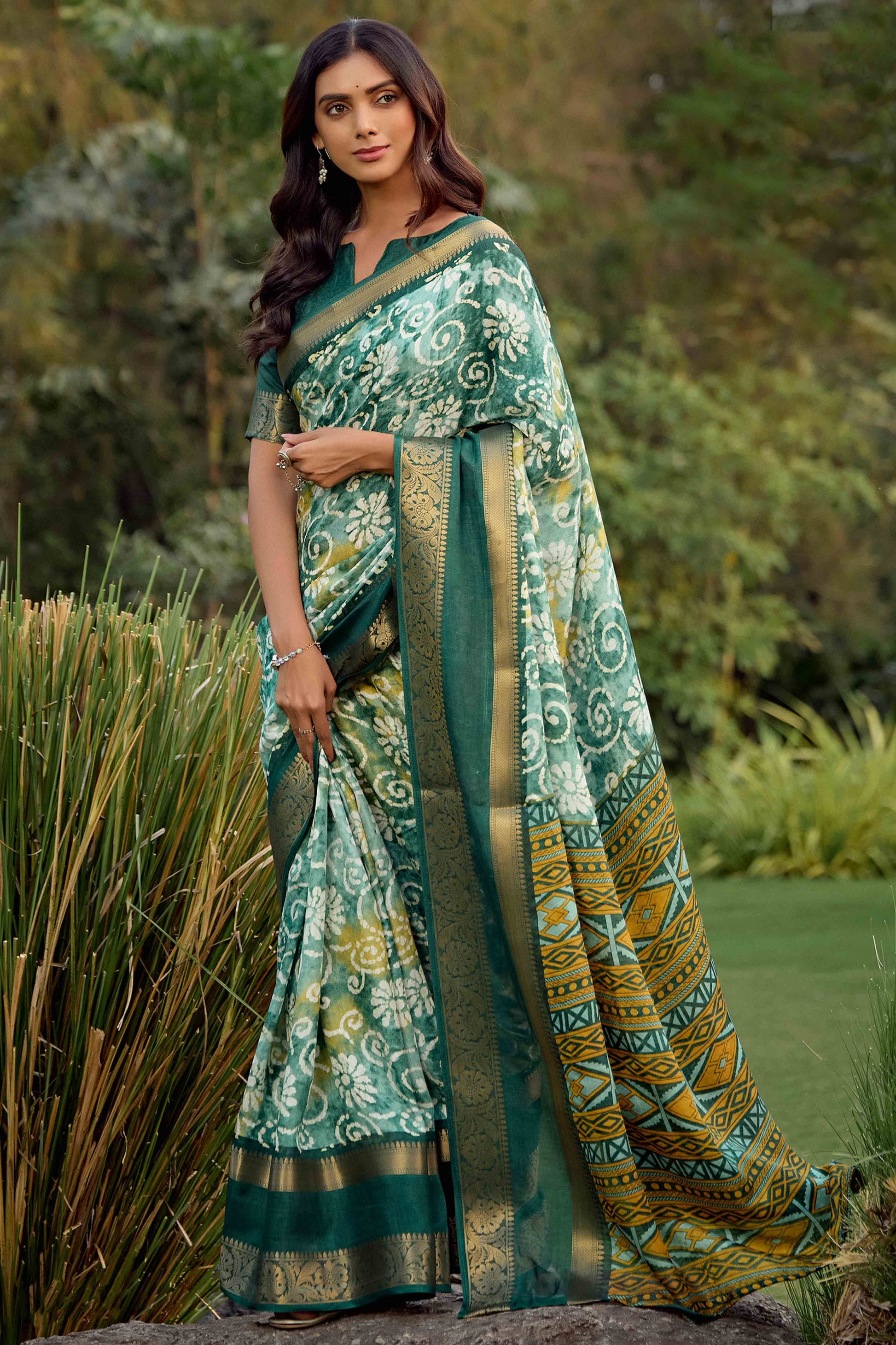 green-floral-printed-dola-silk-saree-9