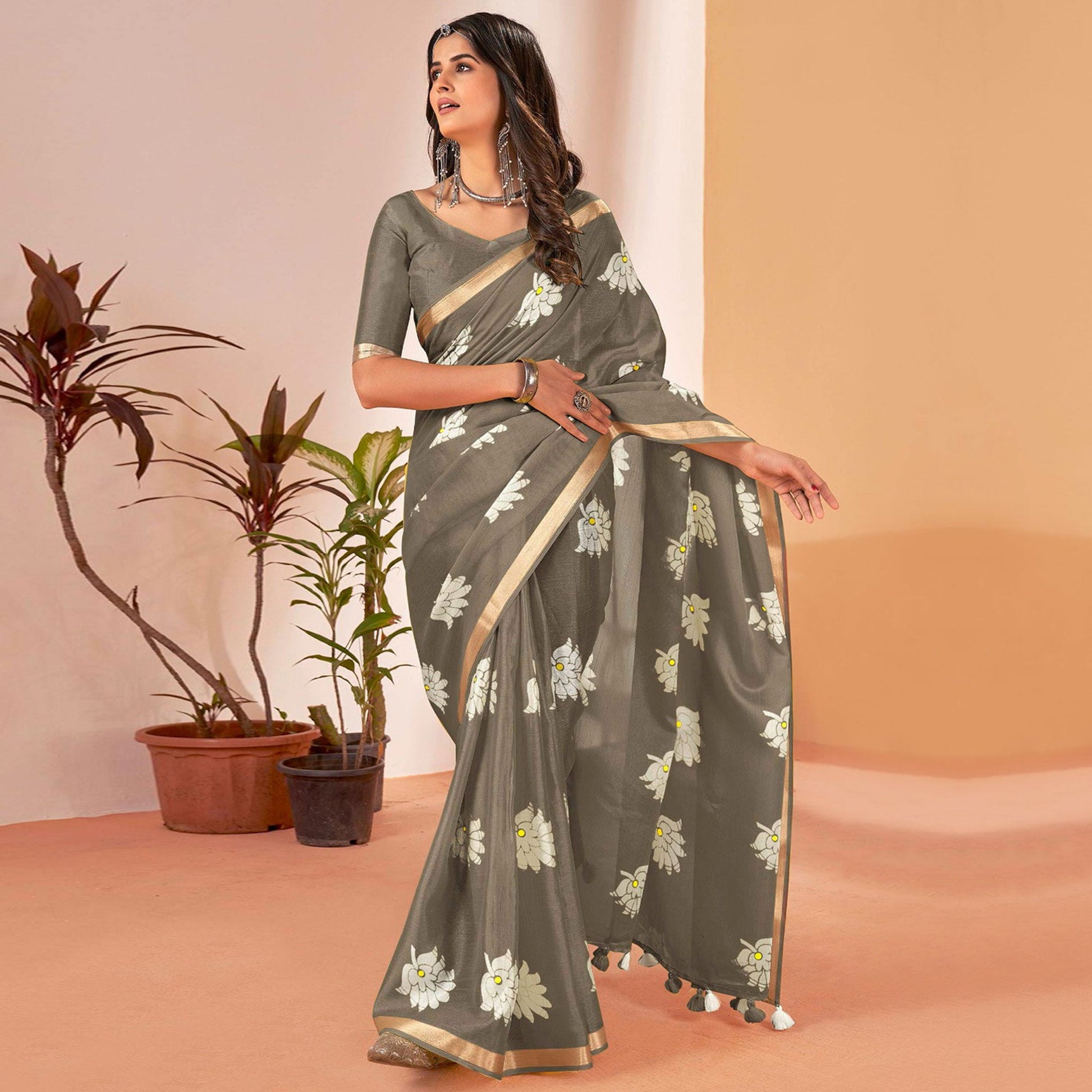 grey-floral-printed-cotton-blend-saree-with-tassels