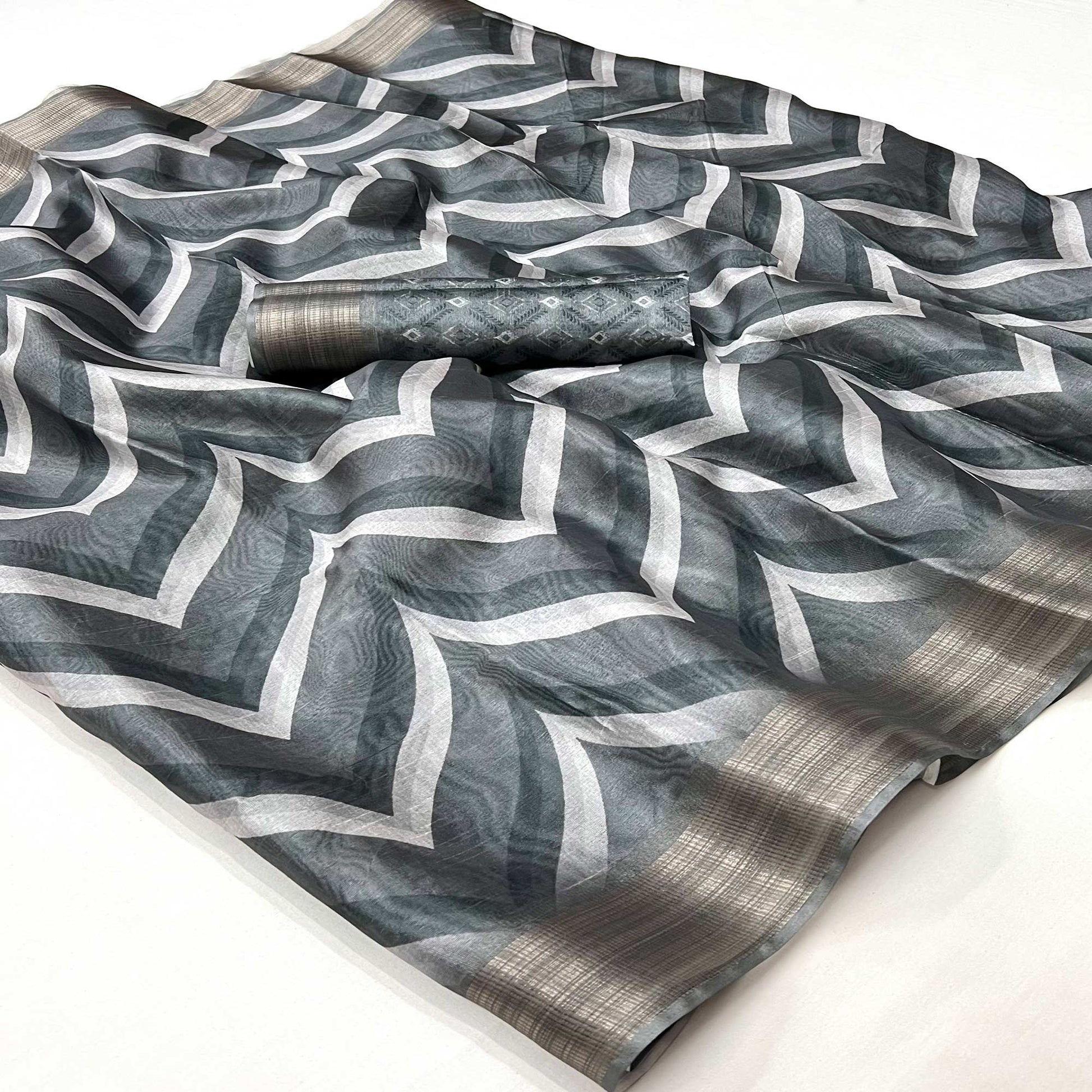 grey-digital-printed-cotton-blend-saree-with-zari-border