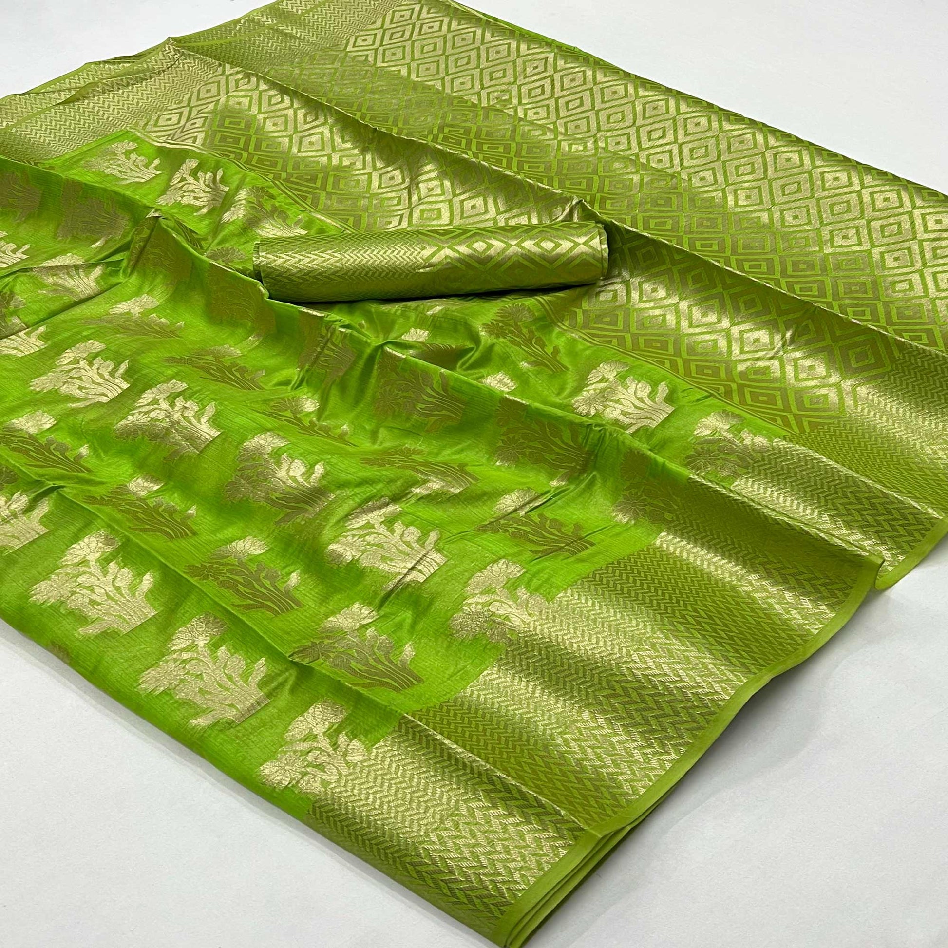green-floral-woven-organza-saree-13
