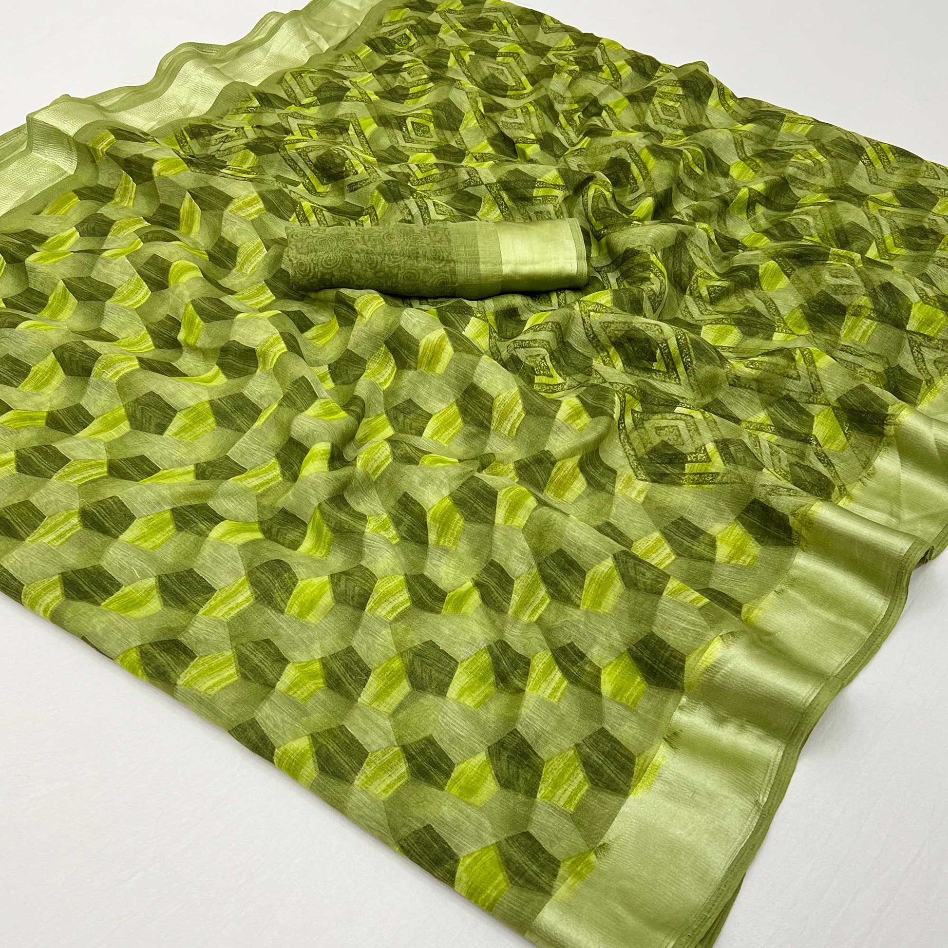 green-geometric-printed-cotton-blend-saree-19