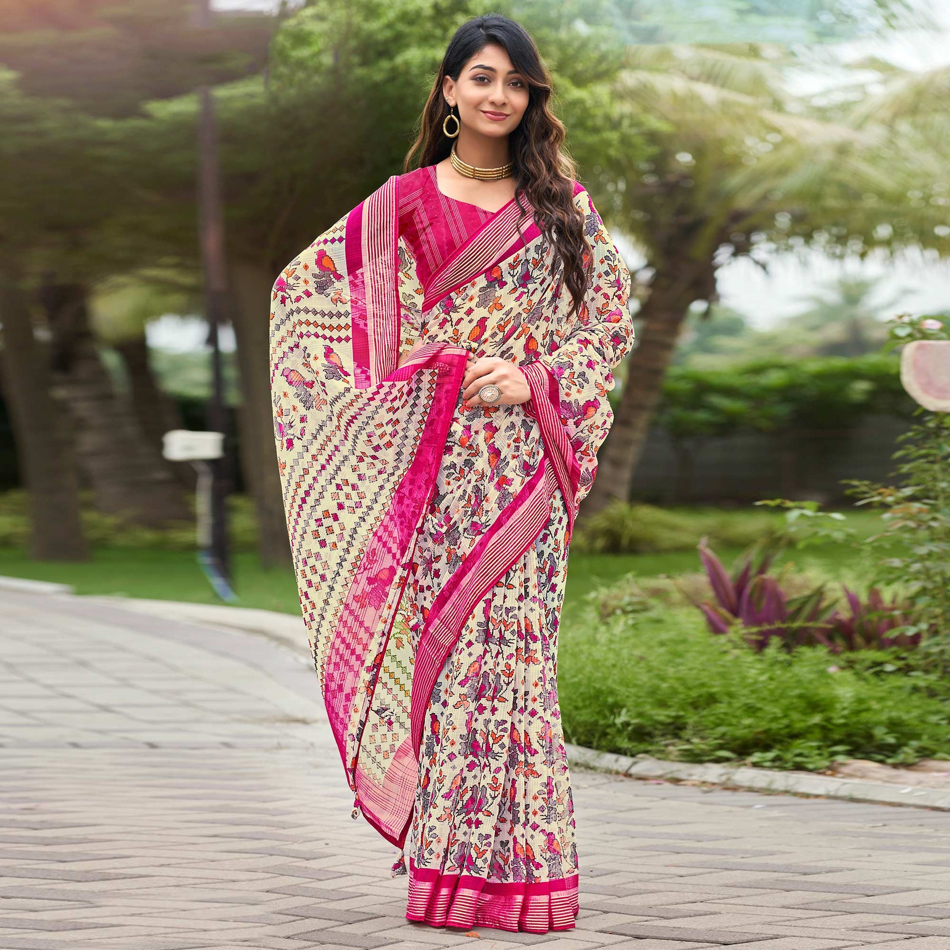 Cream & Pink Floral Printed Chiffon Saree