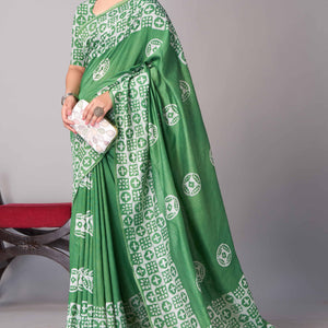 green-batik-printed-chanderi-cotton-silk-saree-7