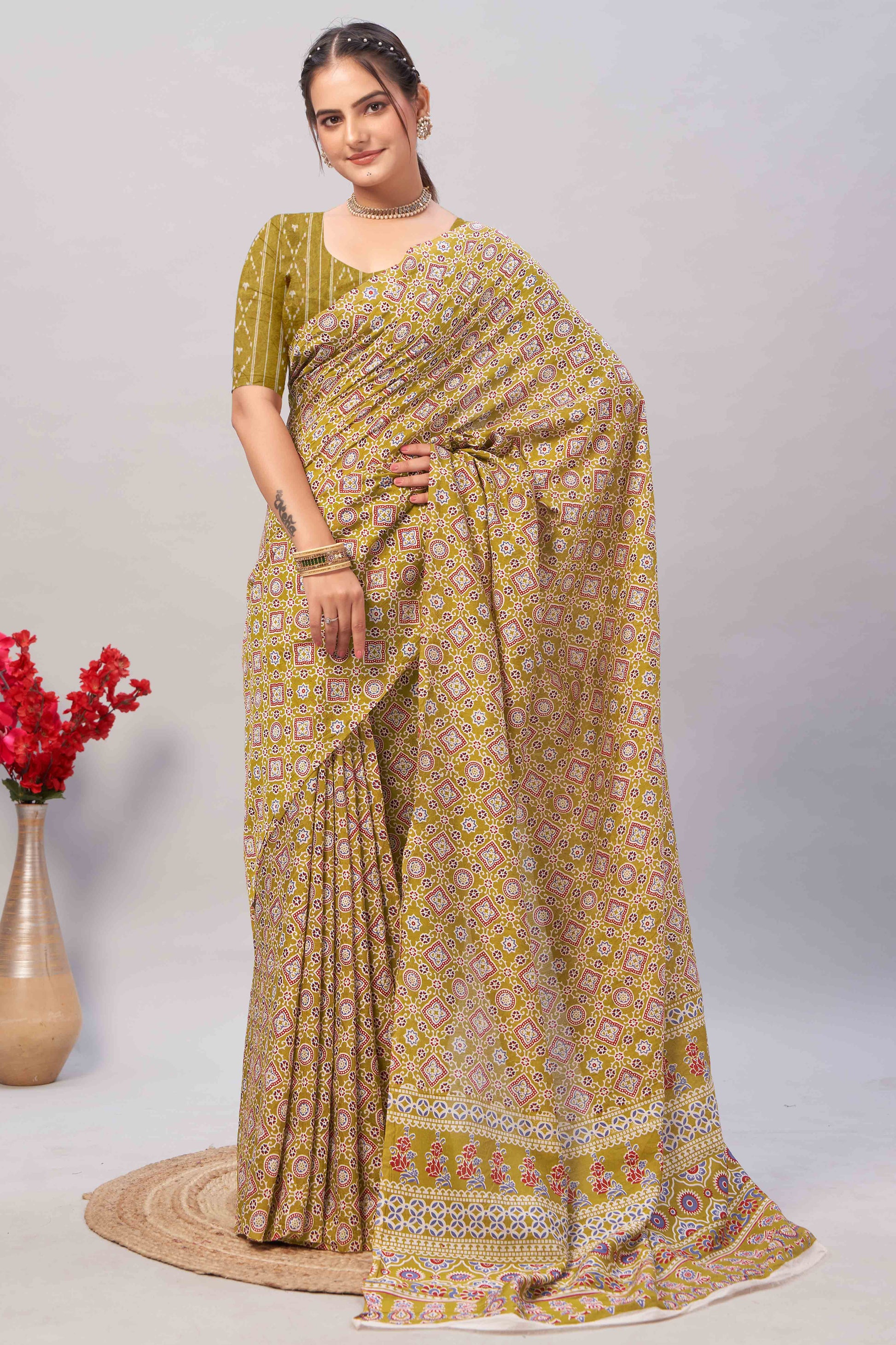 green-ajrakh-printed-cotton-blend-saree-39