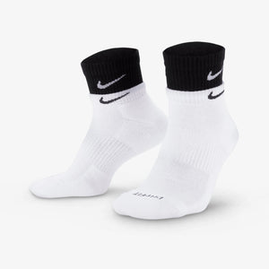 NIKE | EVERYDAY PLUS CUSHIONED SOCKS { WHITE/BLACK