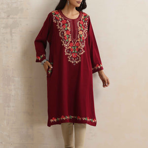 trueBrowns Maroon Kashmiri Embroidered Woollen Phiran Kurta