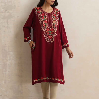 trueBrowns Maroon Kashmiri Embroidered Woollen Phiran Kurta
