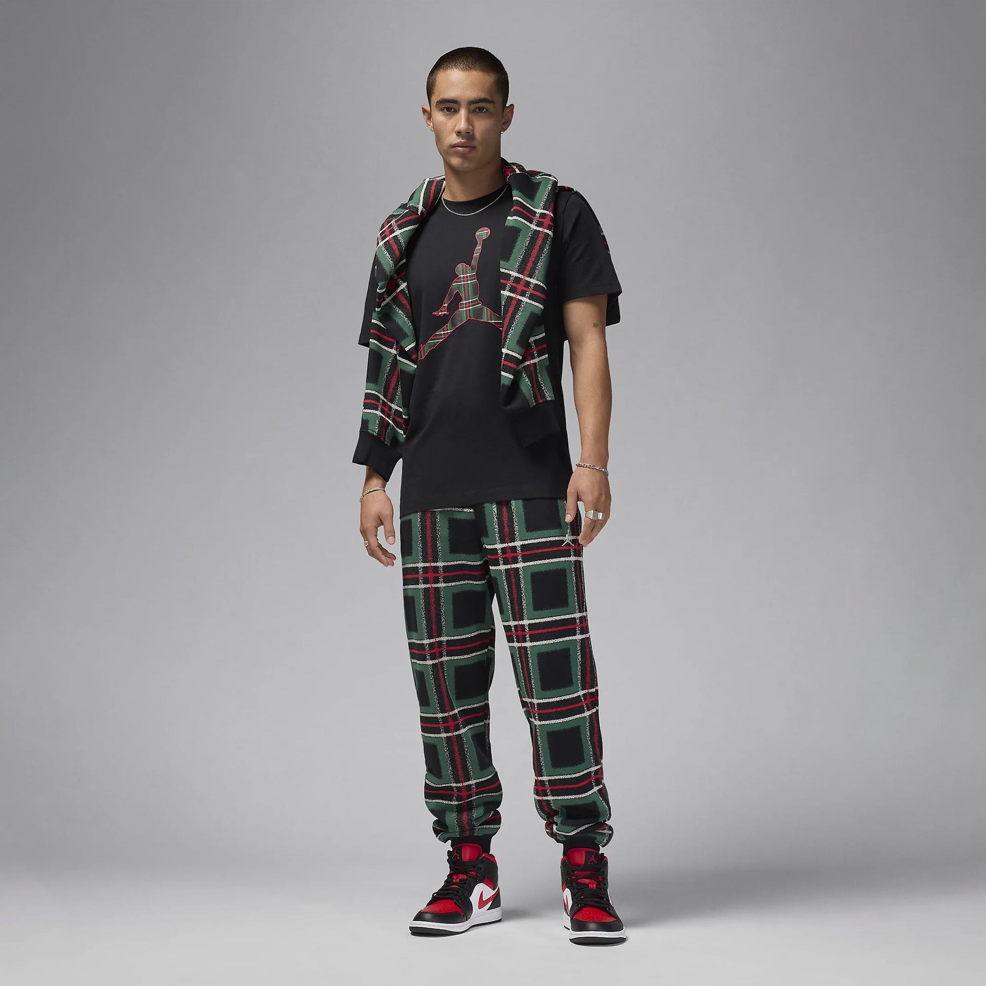 JORDAN | FLIGHT ESSENTIALS { BLACK