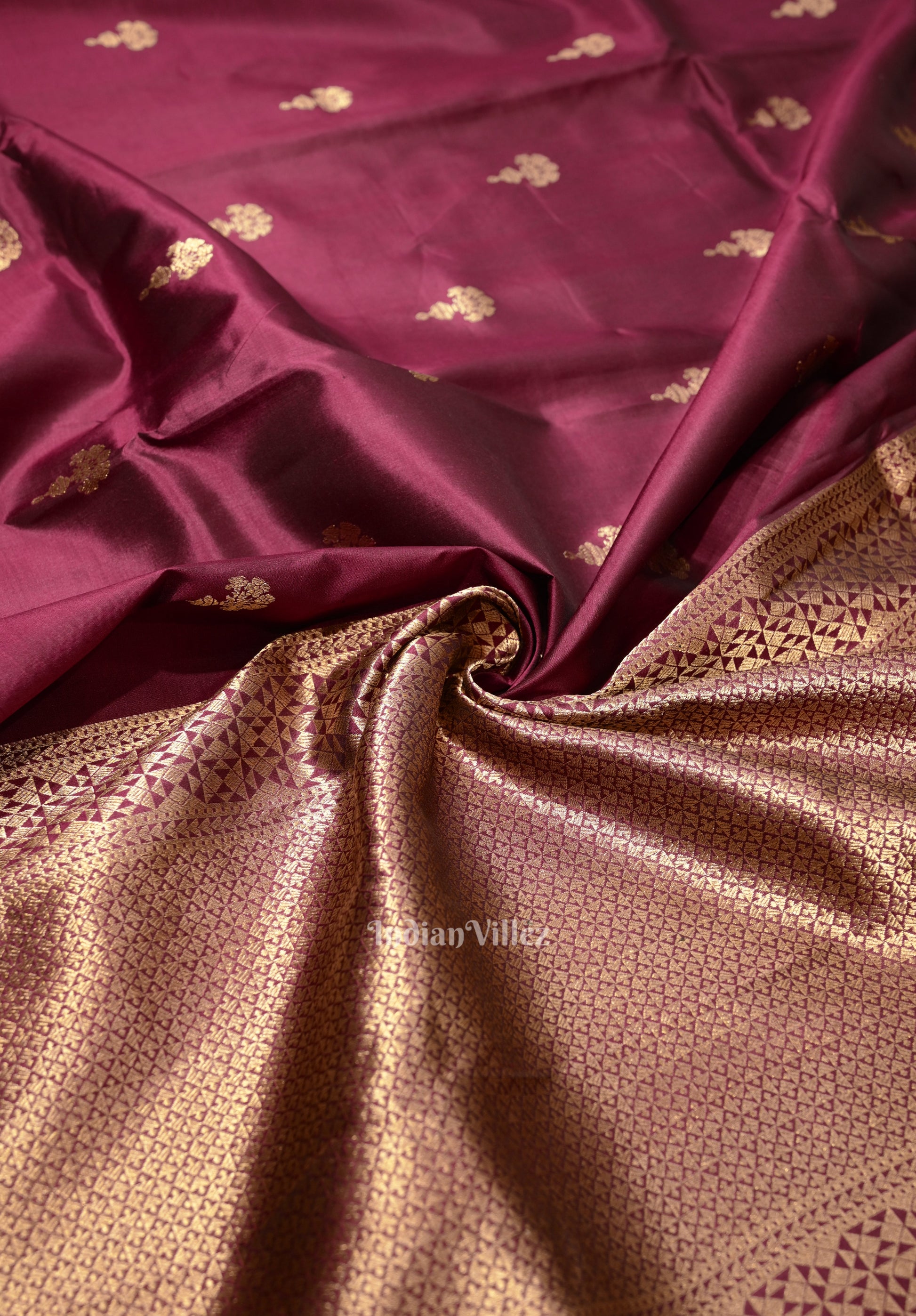 Magenta Floral Motif Designer Katan Banarasi Silk Saree