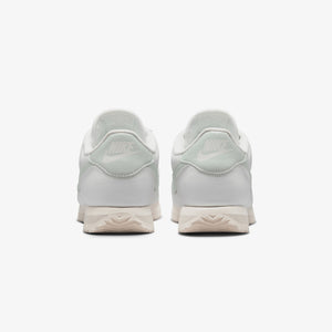 Nike | CORTEZ LEATHER { SUMMIT WHITE/LIGHT SILVER-SAIL