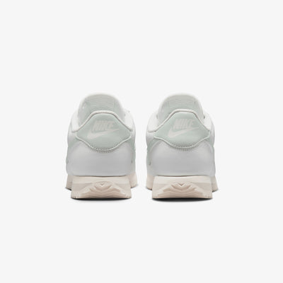Nike | CORTEZ LEATHER { SUMMIT WHITE/LIGHT SILVER-SAIL