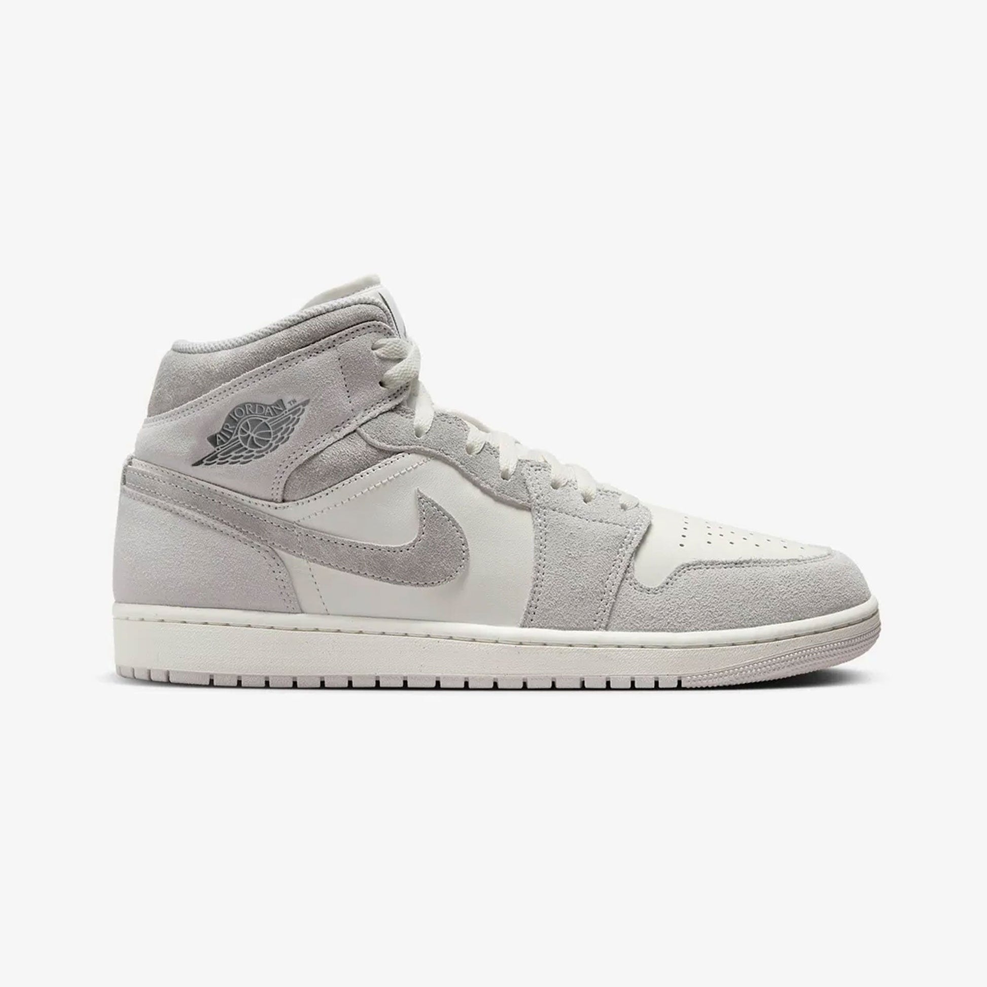 JORDAN | AIR JORDAN 1 MID SE { NEUTRAL GREY/SMOKE GREY-SAIL