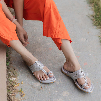 Silver Solid Kolha Flats