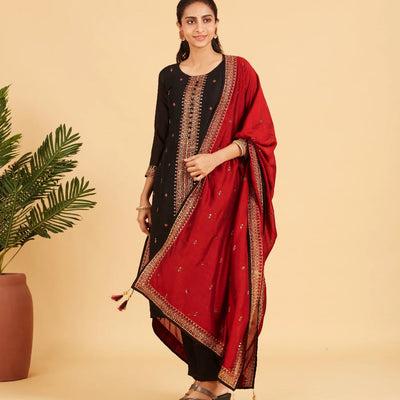 Black Kurta Set With Contrast Red Dupatta
