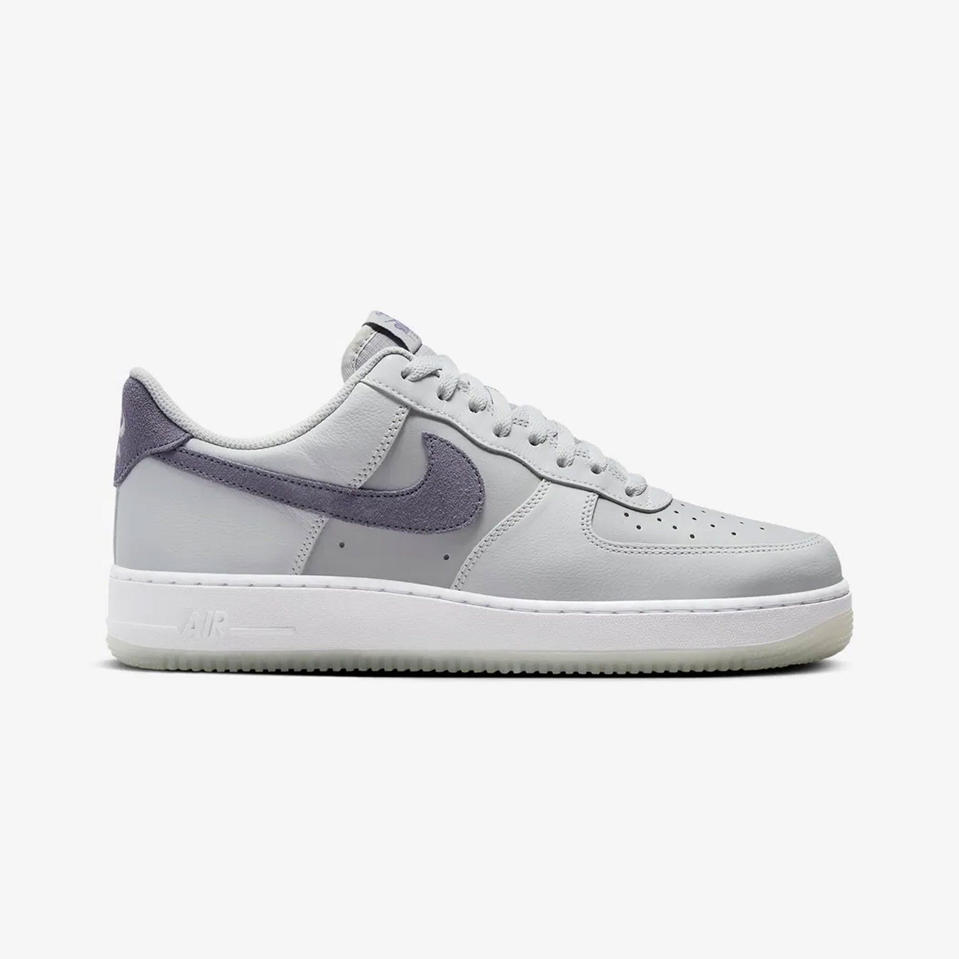 NIKE | AIR FORCE 1 '07 LV8 { PURE PLATINUM/LIGHT CARBON-WOLF GREY