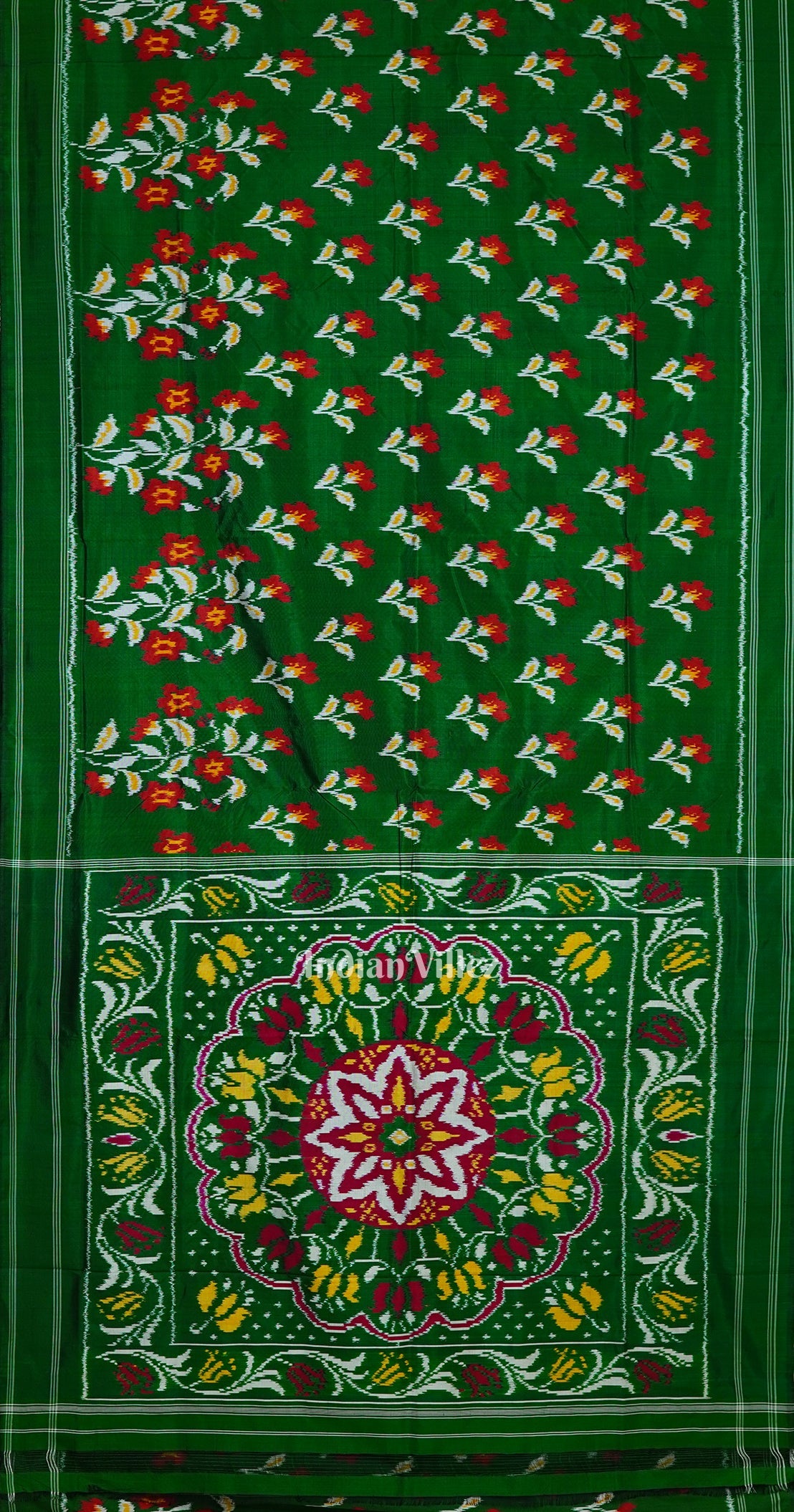 Green White Floral Design Pochampally Ikat Handloom Silk Saree