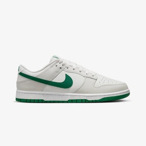 Nike | DUNK LOW RETRO  { SUMMIT WHITE/MALACHITE-PLATINUM TINT