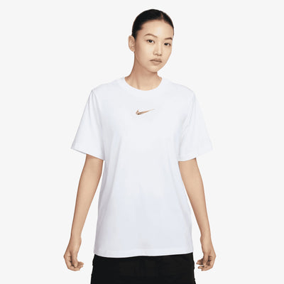 NIKE | LOOSE SHORT-SLEEVE GRAPHIC T-SHIRT { WHITE