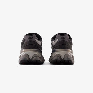 New Balance | 9060  { BLACK/CASTLEROCK/RAIN CLOUD