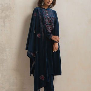 trueBrowns Blue Velvet Floral Embroidered Kurta Pant Dupatta Set