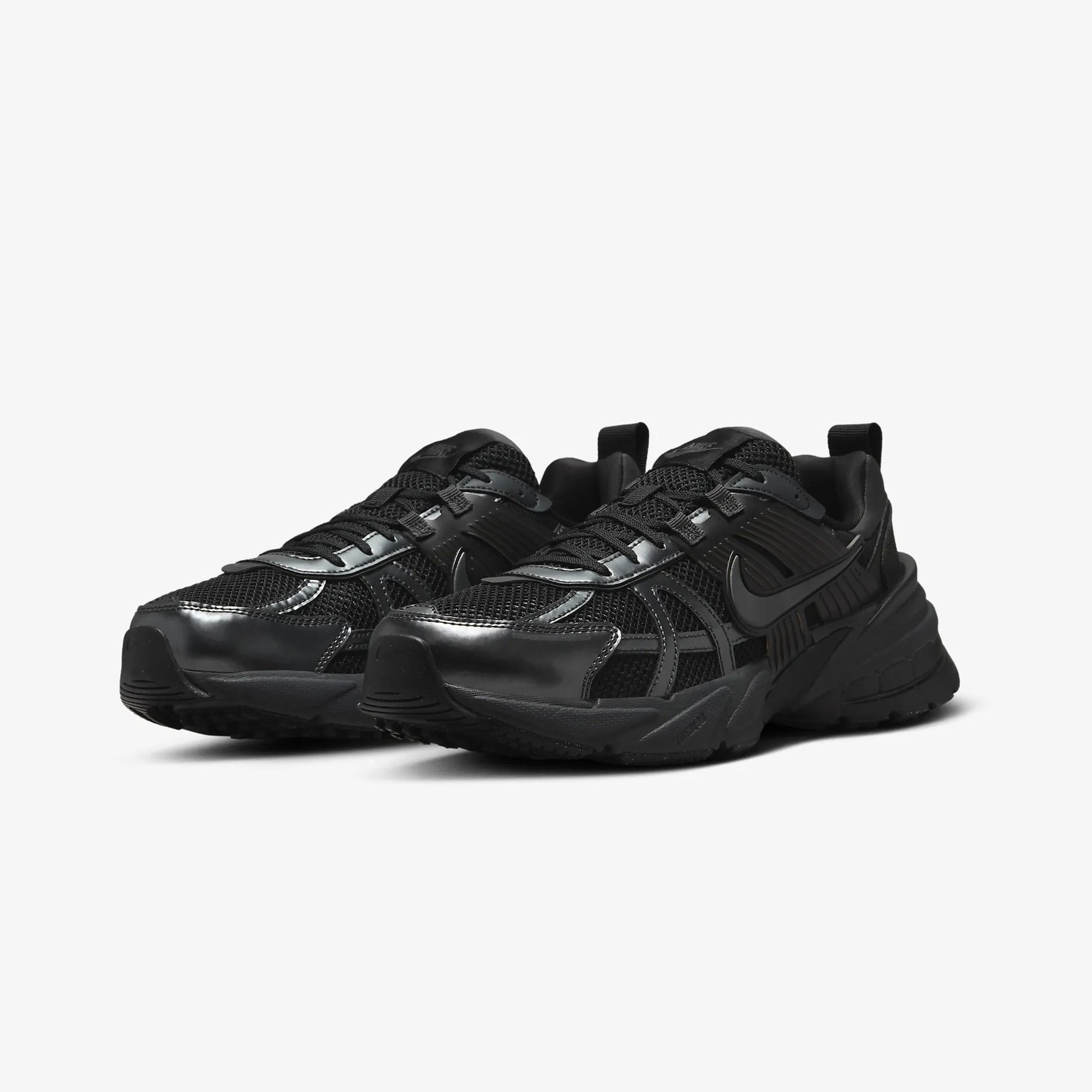 Nike | V2K RUN  { BLACK/DK SMOKE GREY-ANTHRACITE