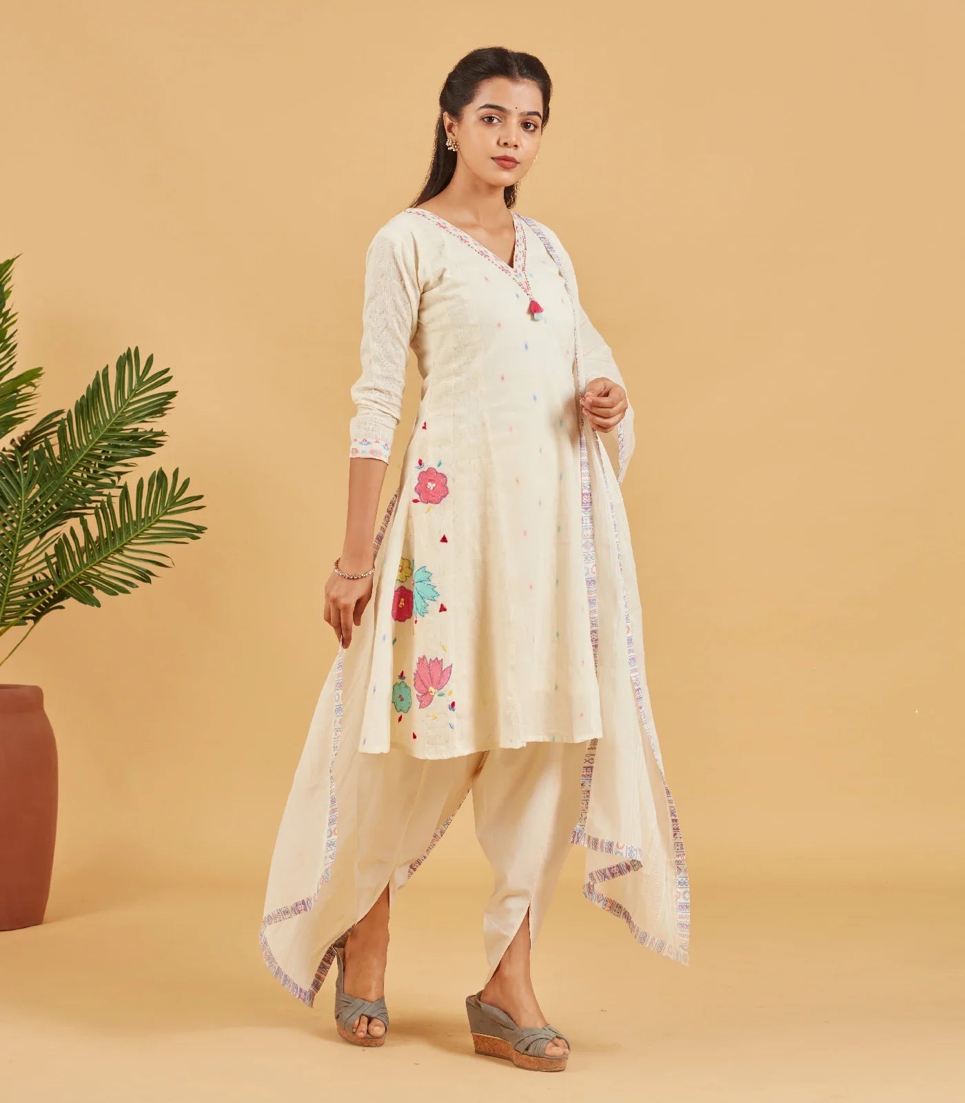 White Floral Embellished Short Kurta Set