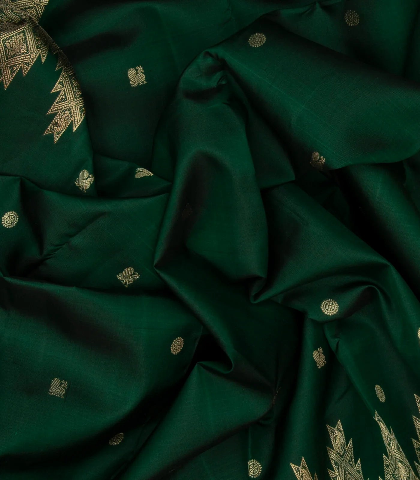 Bottle Green Handloom Kanchipuram Silk Saree With Annam Chakaram Buttas
