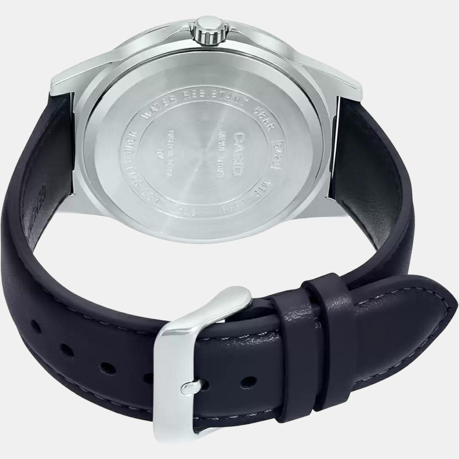 Enticer Men Quartz Black Dial Chronograph Leather Watch A1526