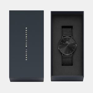 Classic Men Quartz Black Dial Analog Stainless Steel Watch DW00100632K