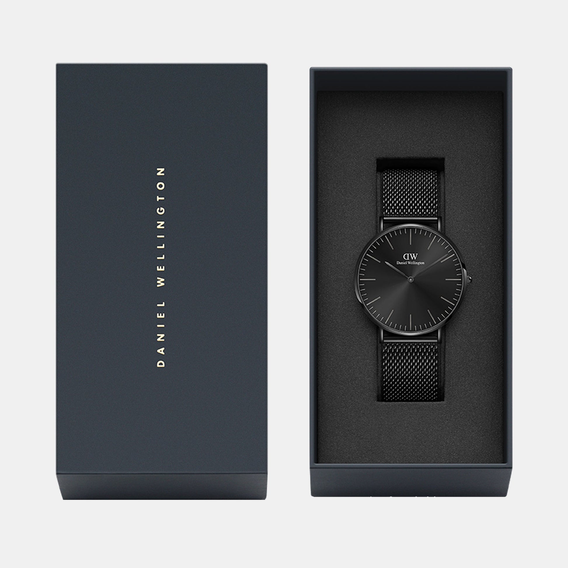 Classic Men Quartz Black Dial Analog Stainless Steel Watch DW00100632K