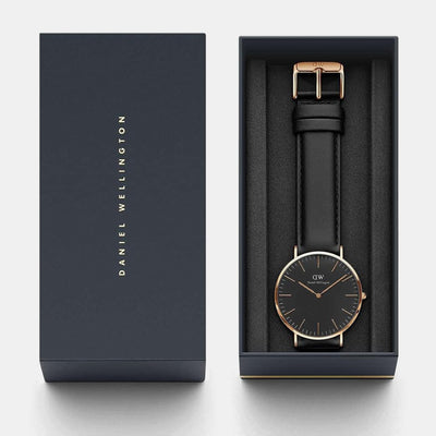 Classic Men Quartz Black Dial Analog Leather Watch DW00100127