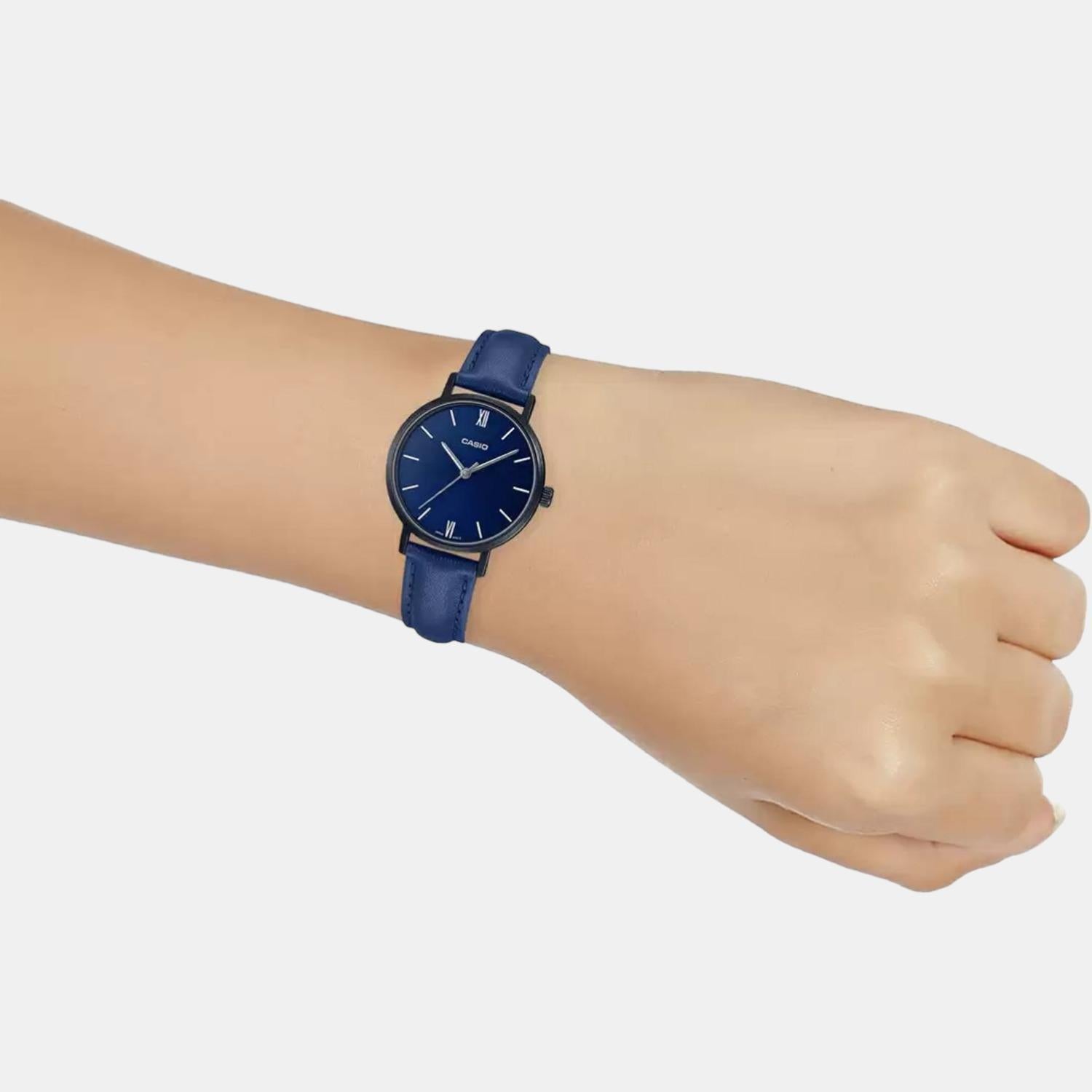 Enticer Women Quartz Blue Dial Analog Leather Watch A2001