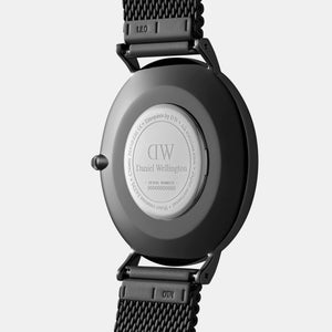 Classic Men Quartz Black Dial Analog Stainless Steel Watch DW00100632K