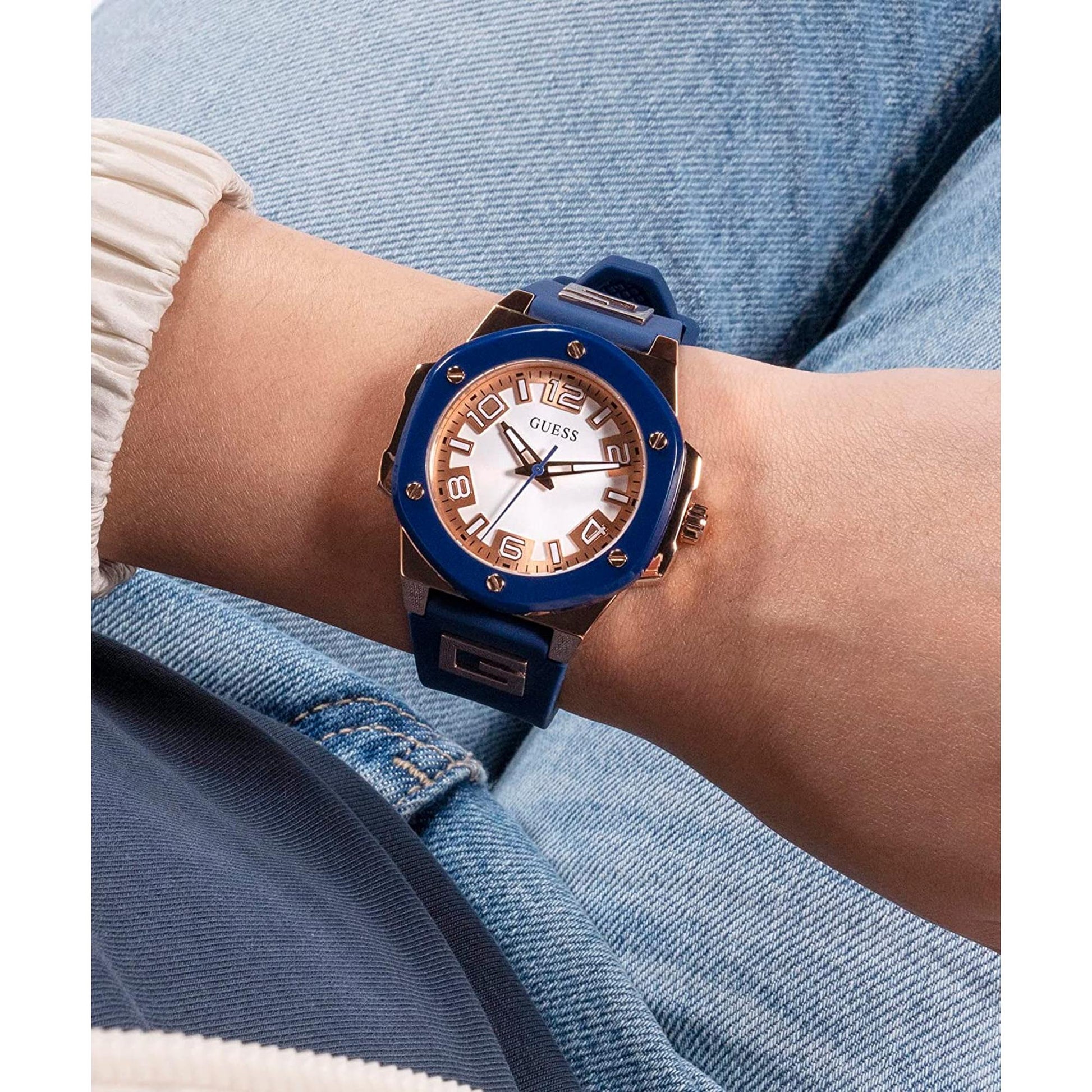 G Hype Women Quartz Two Tone Dial Analog Silicone Watch GW0555L4