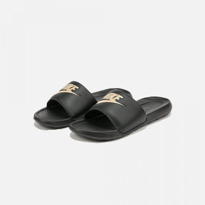 Nike | VICTORI ONE SLIDES