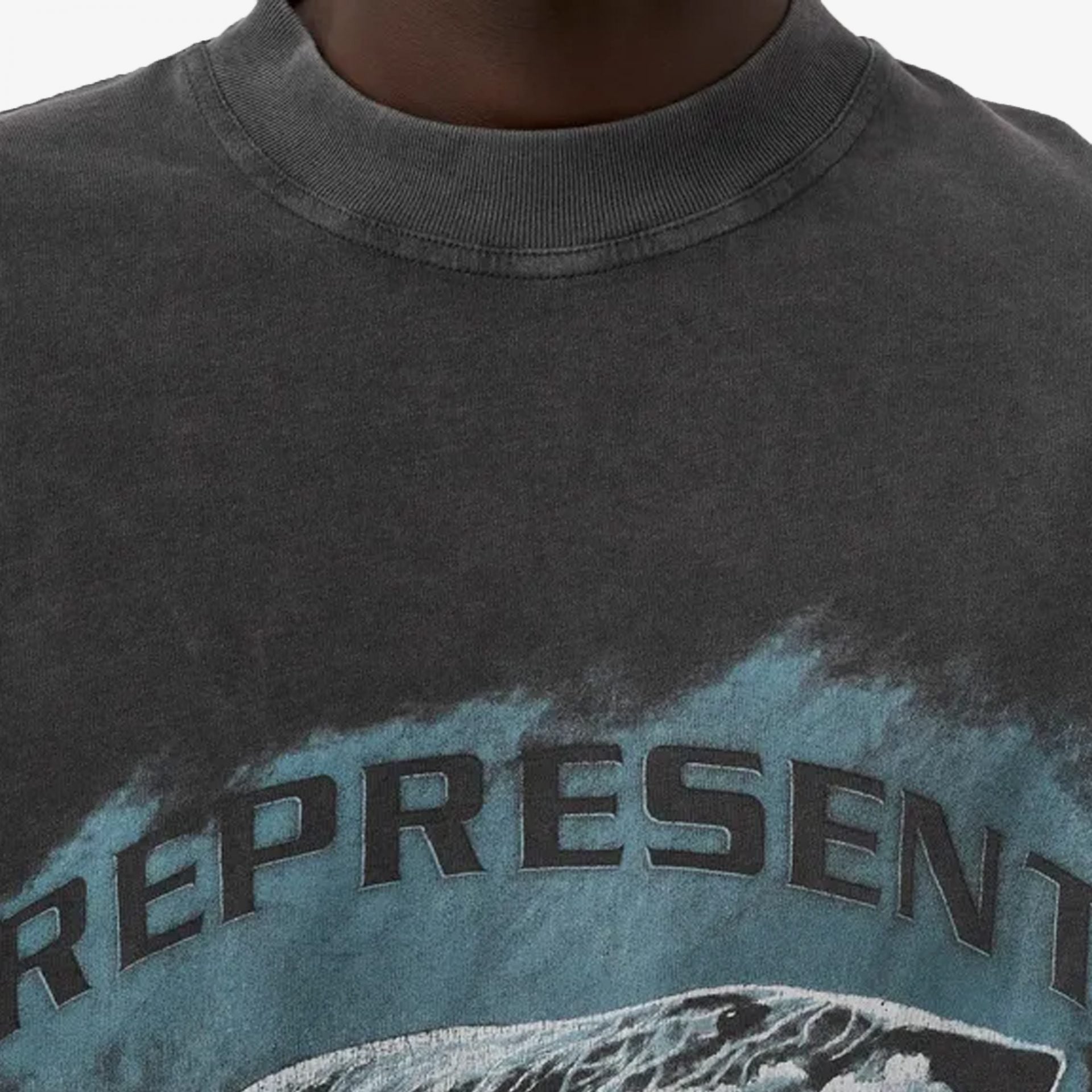 Represent | SHARK T-SHIRT  { GREY
