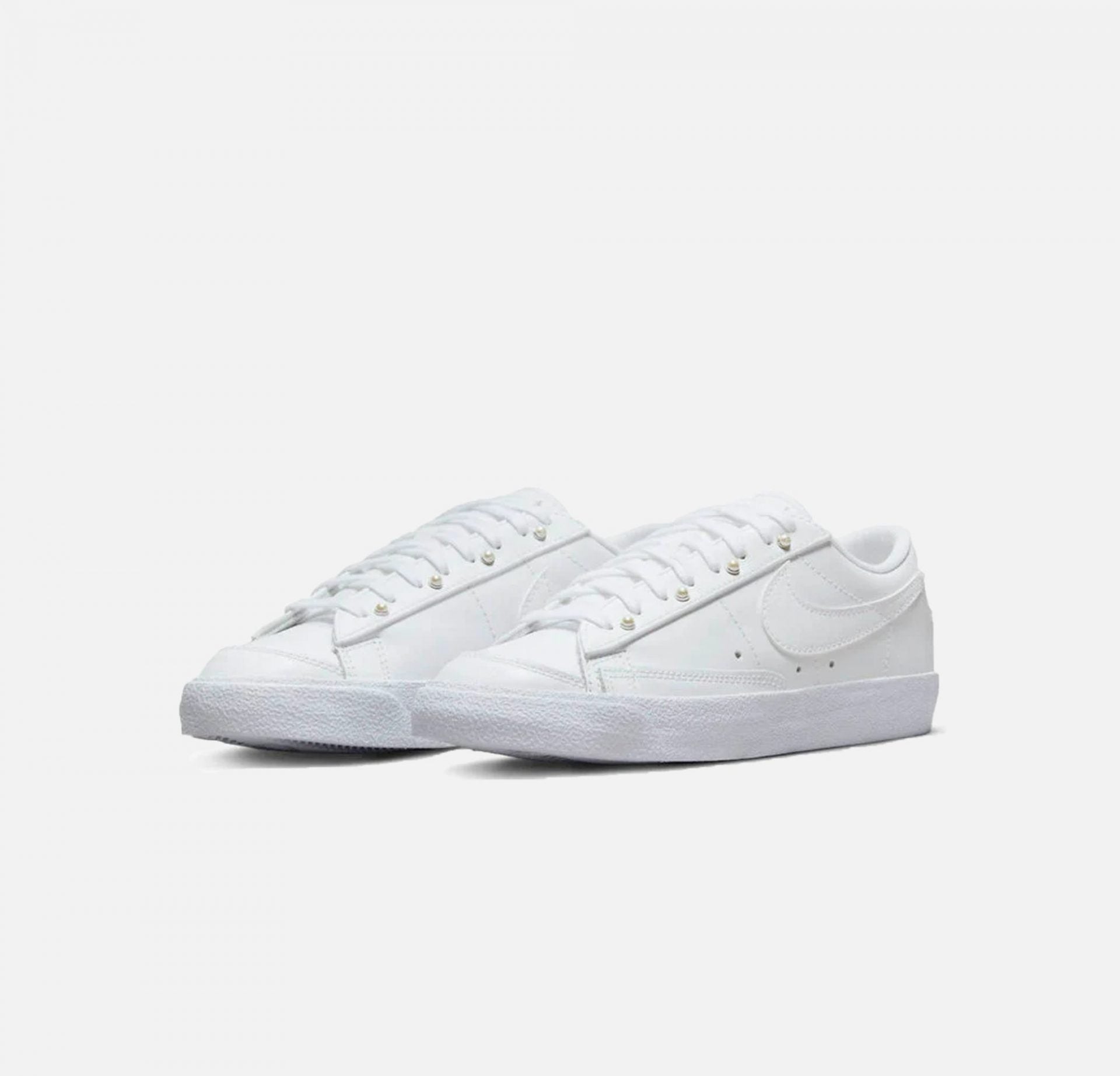 Nike | BLAZER LOW '77 SE { WHITE