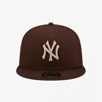 New Era | LEAGUE ESSENTAIAL 9FIFTY NY YANKEES BROWN