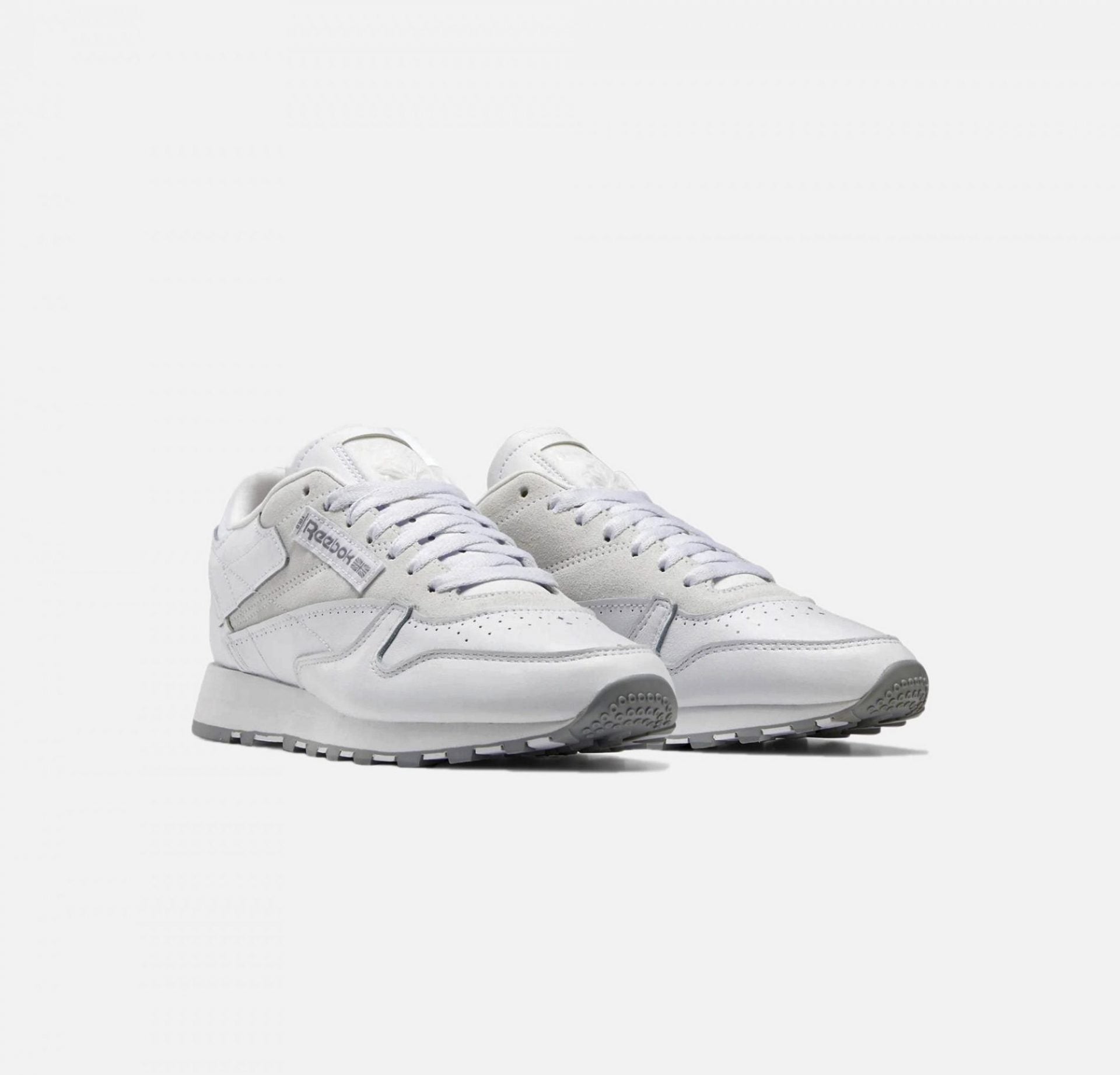 Reebok | CLASSIC LEATHER  { WHITE / PURE GREY