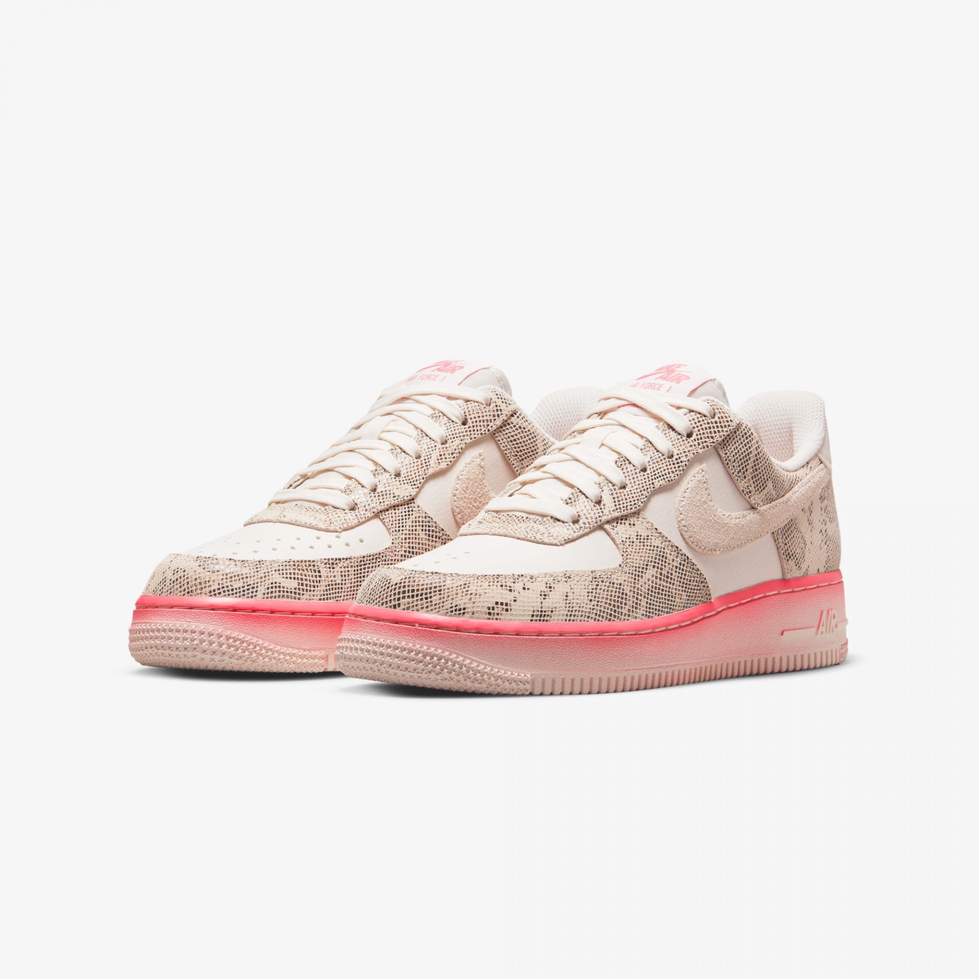 Nike | AIR FORCE 1  { OUR FORCE 1