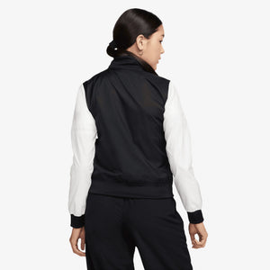 Nike | SPORTSWEAR  { BLACK/DK SMOKE GREY