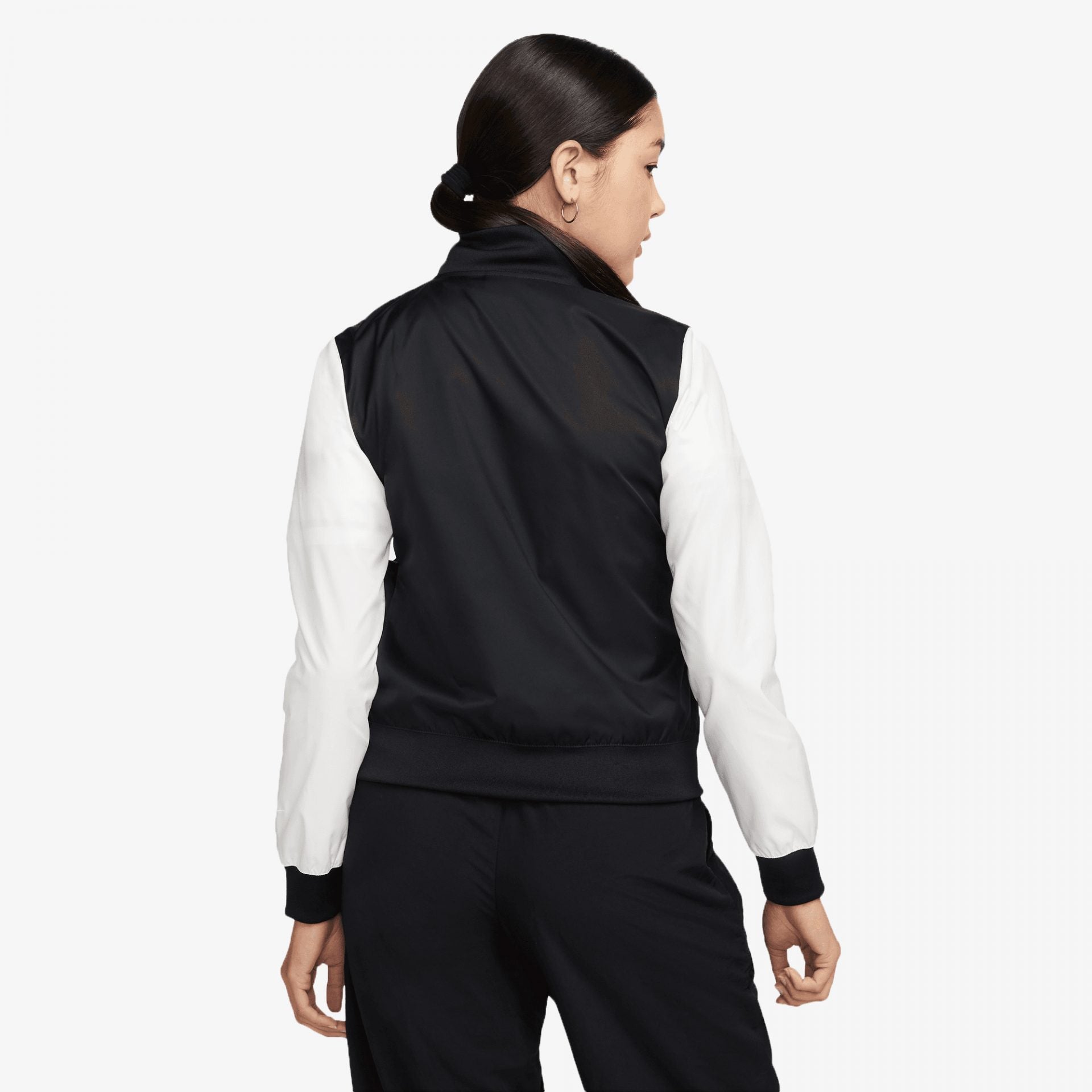 Nike | SPORTSWEAR  { BLACK/DK SMOKE GREY