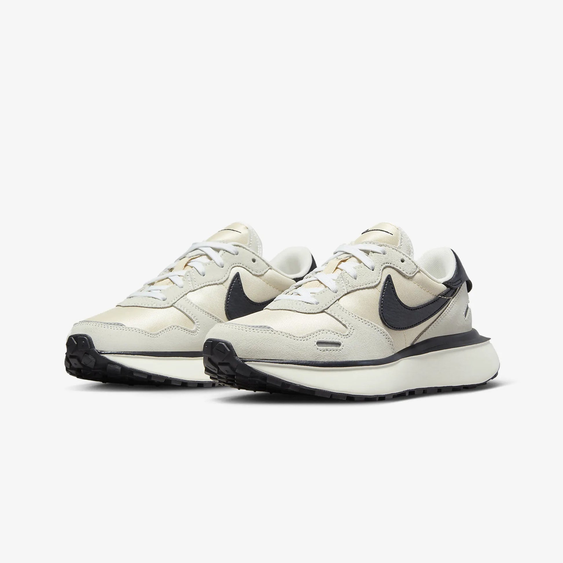 Nike | PHOENIX WAFFLE  { SUMMIT WHITE/BLACK-SANDDRIFT-SAIL
