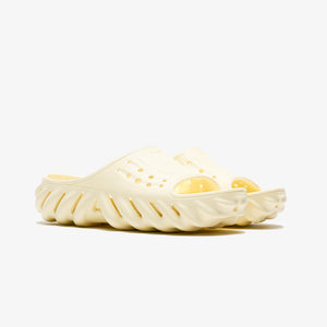 Crocs | ECHO SLIDE  { BUTTERCREAM
