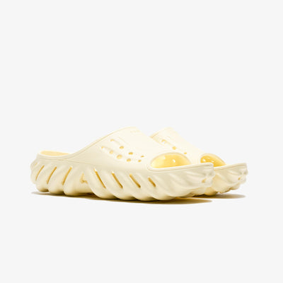 Crocs | ECHO SLIDE  { BUTTERCREAM