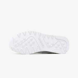 Reebok | CLASSIC NYLON { SPORT BEIGE/WHITE