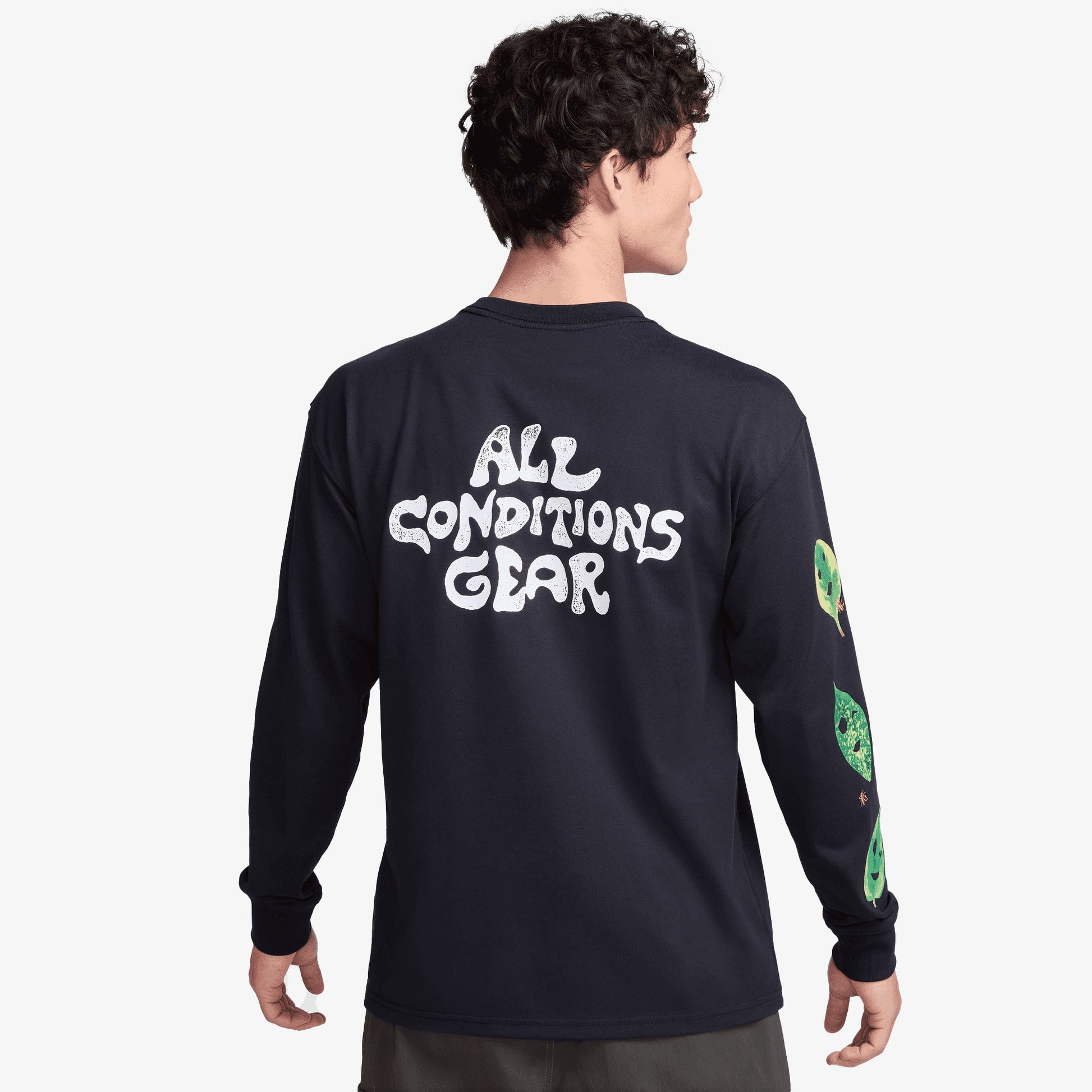NIKE | ACG LONG-SLEEVE T-SHIRT { BLACK