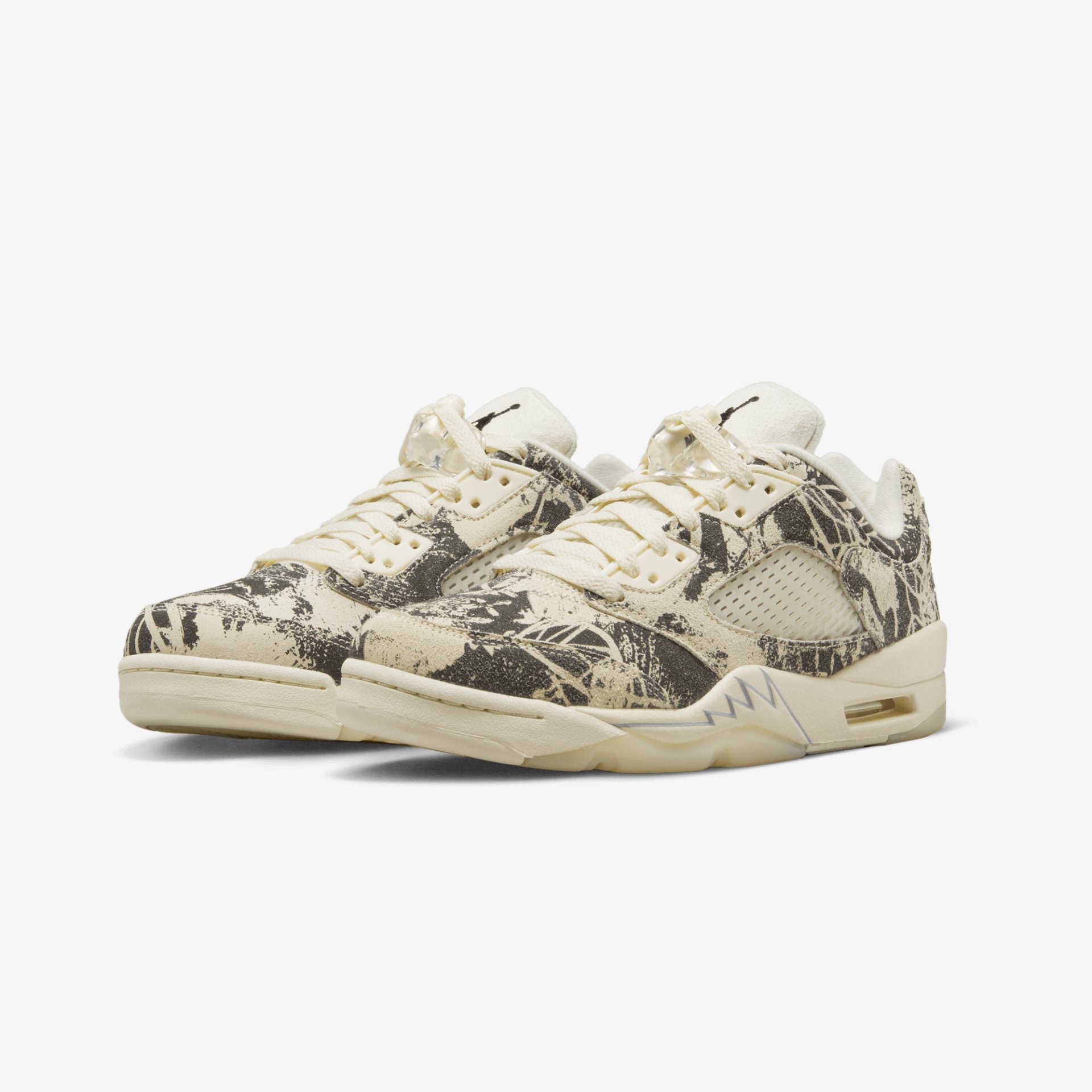 Jordan | AIR JORDAN 5 RETRO LOW  { WHITE/COCONUT MILK