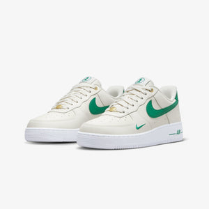 Nike | AIR FORCE 1'07 SE { WHITE-METALLIC GOLD
