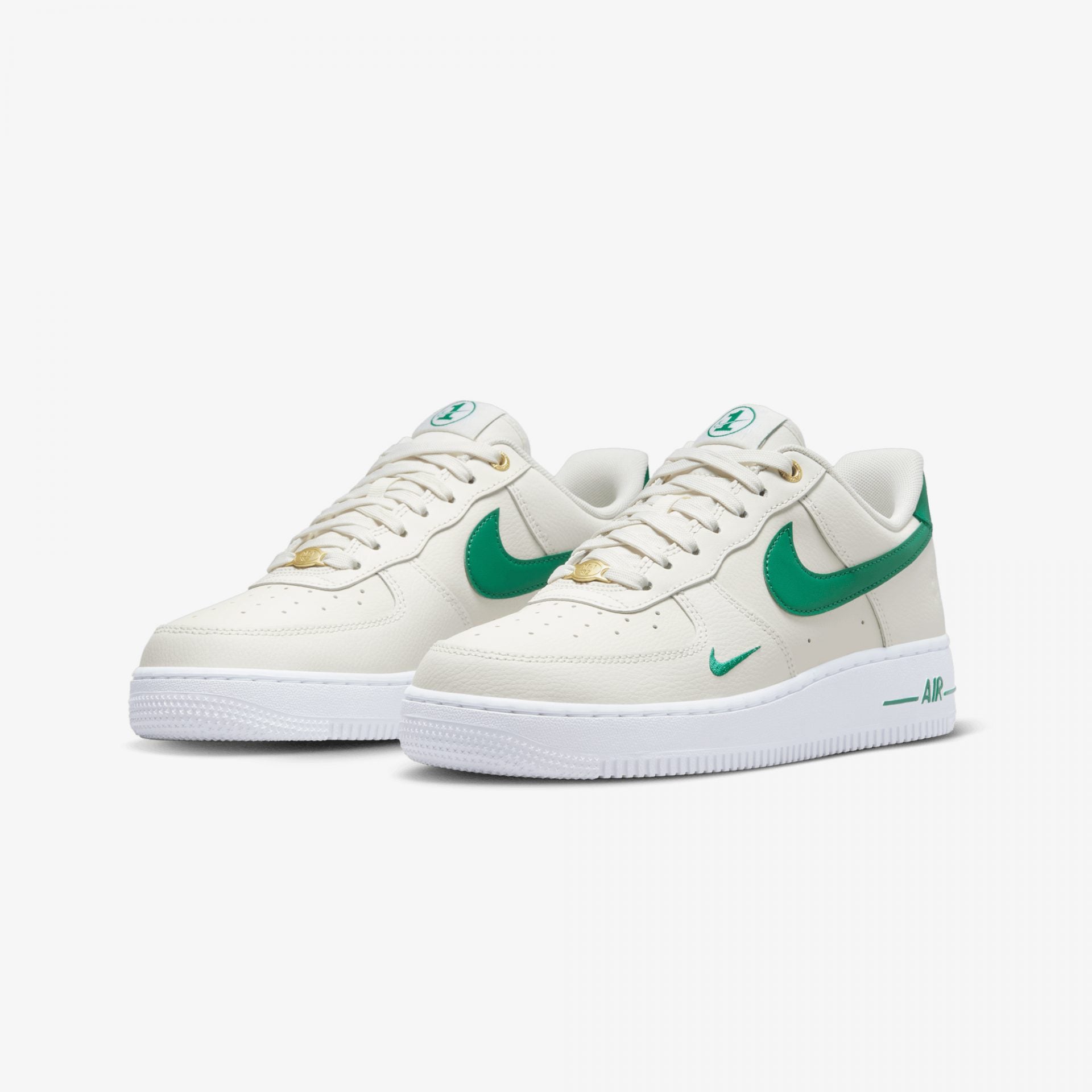 Nike | AIR FORCE 1'07 SE { WHITE-METALLIC GOLD